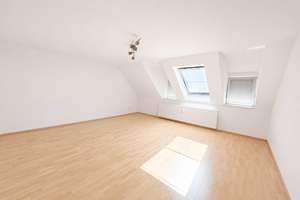 Zentrale Stadtwohnung mit 3,5 Zimmer auf zwei Ebenen mit Blick auf die Kilianskirche. – Kramstraße 6, 74072 Heilbronn, Heilbronn – Vorschaubild 5