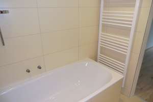 Sanierte Kapitalanlage (mit TG) und Swimming Pool, in Lörick ! – 40547 Lörick, Düsseldorf – Vorschaubild 6