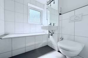 Modernisierte 2-Zimmer-Dachgeschosswohnung in München-Obersendling – Die vollständige Adresse der Immobilie erhältst du vom Anbieter., 81379 Obersendling, München – Vorschaubild 8