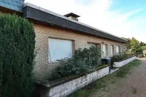 450 - Doppelhaushälfte im Bungalowstil mit Garagengrundstück, Garten & Terrasse in Ennepetal – Gustav--Bohm-Straße X, 58256 Ennepe-Ruhr-Kreis – Vorschaubild 1