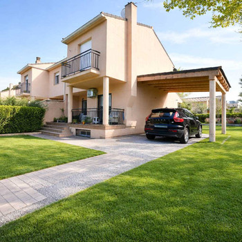 Immobilienagentur Hogares Villanueva de la Cañada präsentiert exklusiv eine ausgezeichnete Gelegenhe