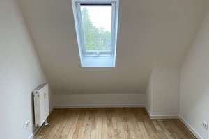 Sofortbezug: Große Dachgeschosswohnung mit sonnigem Süd-West-Balkon und Terrasse - provisionsfrei – Straße 9, Hausnummer 34, 12309 Lichtenrade, Berlin – Vorschaubild 12