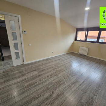 WOHNUNG 2 SCHLAFZIMMER. AUFZUG. PEDREZUELA