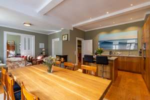 Exklusiv! Sanierte 5-Zimmer Altbauwohnung mit Kamin in direkter Alsternähe