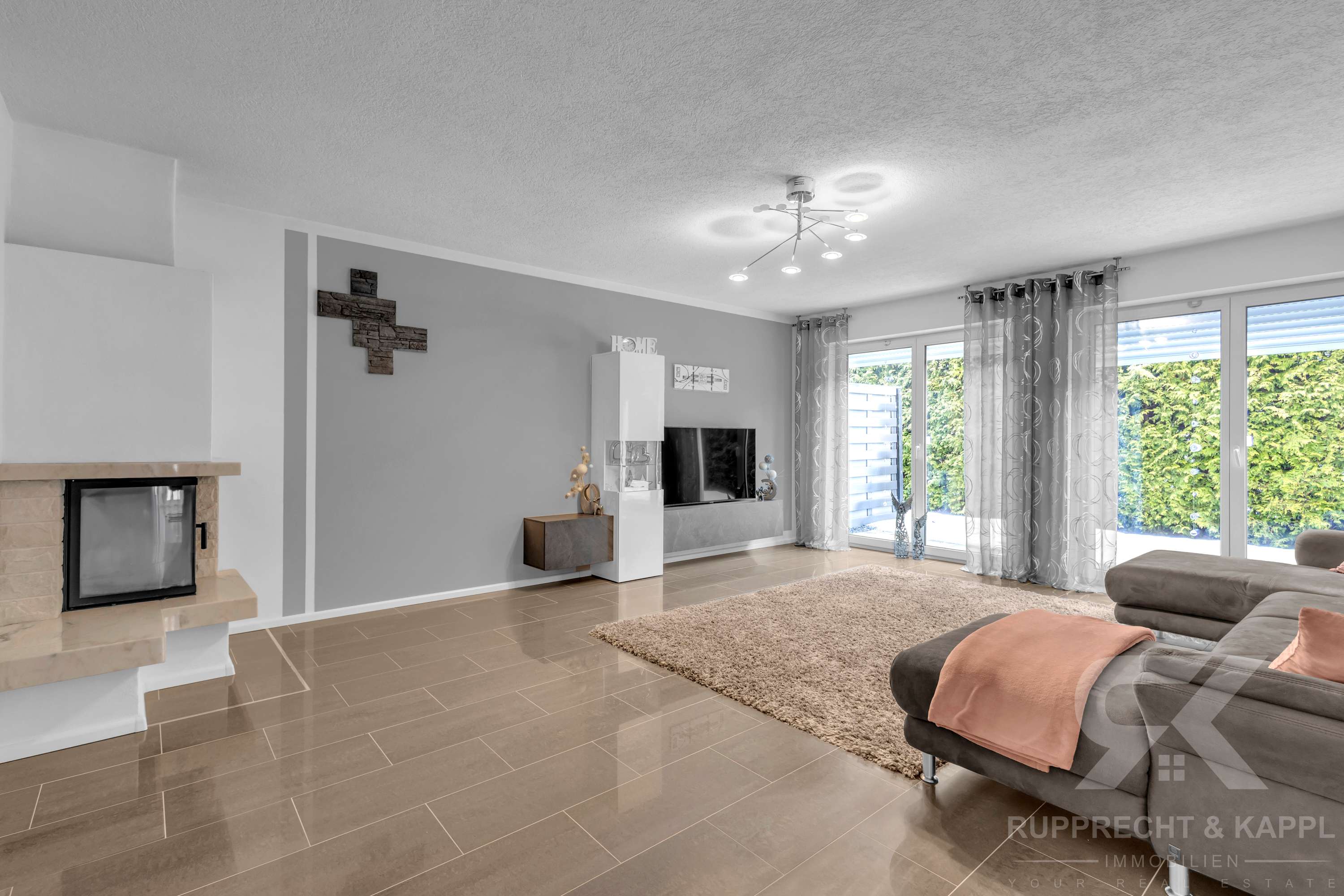 Immobilie in Teublitz - Modernes Einfamilienhaus mit ELW, Doppelgarage, PV-Anlage, viel Nutzfläche und Garten - Bild 14