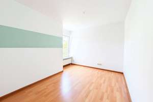 Großzügige 4,5 Zimmer, sonnige Balkone und herrliche Aussicht - Ihr neues Zuhause in Leonberg-Ramtel – Die vollständige Adresse der Immobilie erhältst du vom Anbieter., 71229 Leonberg – Vorschaubild 12
