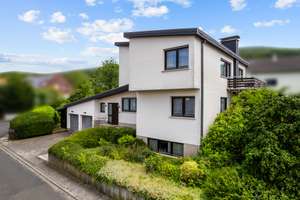 **Attraktives Architetkenhaus in bevorzugter Wohnlage mit Potenzial**