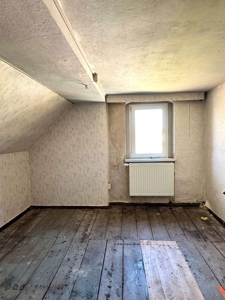 Immobilie in Limbach-Oberfrohna - Sanierungsbedürftiges Mehrgenerationenhaus oder Einfamilienidylle - viel Potenzial zur individuellen - Bild 4