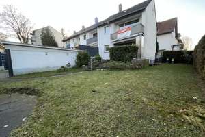 Familienfreundliches Reihenendhaus mit großem Garten, Garage & ausgebautem Dachstudio