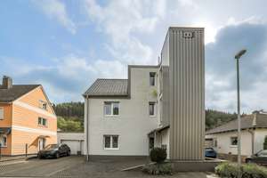 Investment gesucht? Umfassend saniertes 3-Familienhaus mit Garten, Balkonen, Garagen und Aufzug – Die vollständige Adresse der Immobilie erhältst du vom Anbieter., 53937 Schleiden – Vorschaubild 8