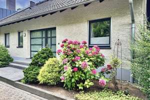 Gepflegtes Einfamilienhaus direkt am Weinberg in Bestlage von Eltville – Die vollständige Adresse der Immobilie erhältst du vom Anbieter., 65343 Eltville am Rhein – Vorschaubild 1