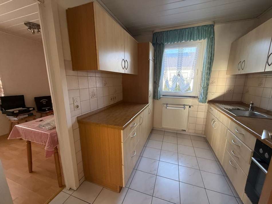 Küche mit Blick in Esszimmer