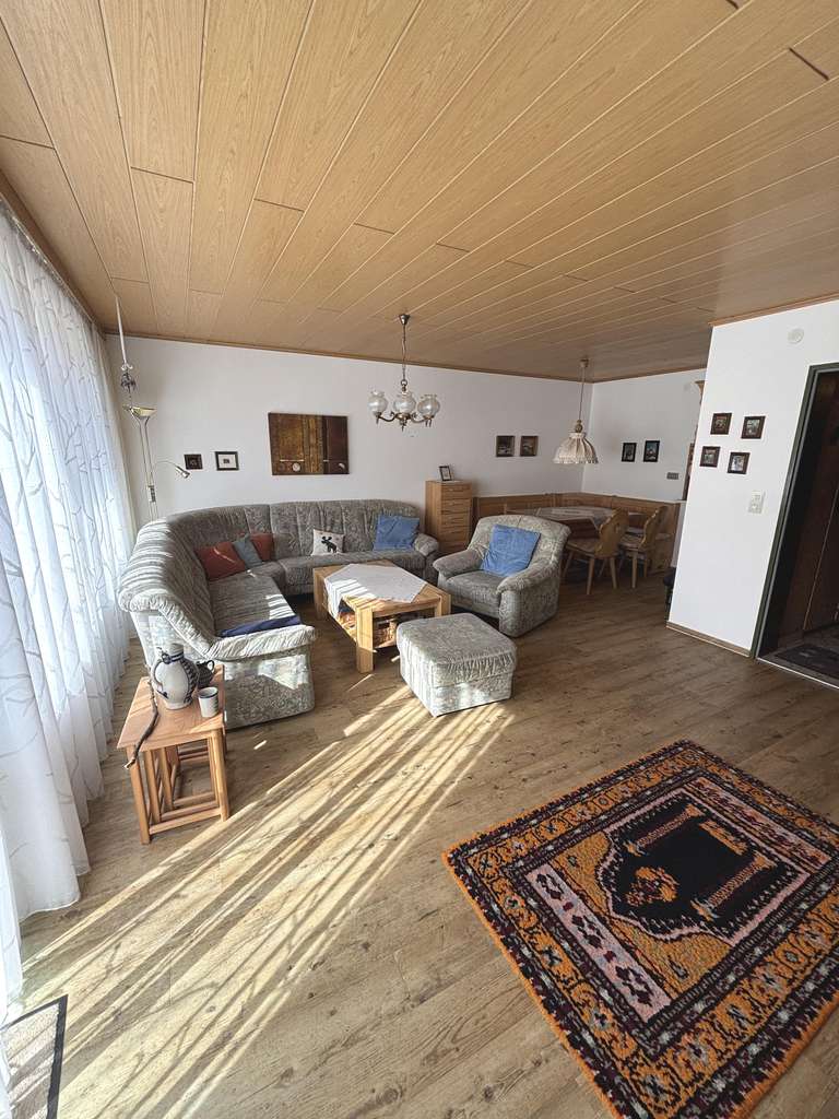 Immobilie in Neutraubling - Teilmodernisiertes Reihenmittelhaus in schöner Lage von Neutraubling - Bild 4