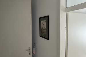 Möbliert auf Zeit: 2-Zimmer-Altbau Altstadt, ruhige Seitenstraße, 5 Min zum Rhein – 40213 Altstadt, Düsseldorf – Vorschaubild 2