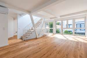 NEUAUSBAU: AUF DREI ETAGEN IM RUHIGEN INNENHOF MIT SÜDWEST-DACHTERRASSE +PROVISIONSFREI+