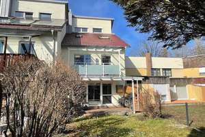 Puchheim/Bhf: modern renoviertes Familienreihenhaus: 6 Zimmer+3 Bäder+Gäste-WC+neue EBK+Parkett – Die vollständige Adresse der Immobilie erhältst du vom Anbieter., 82178 Puchheim – Vorschaubild 2