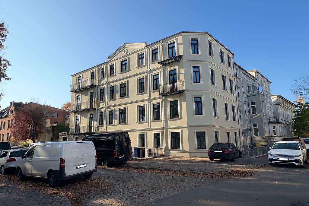 Exklusive Terrassenwohnung mit Altbaucharme als Erstbezug