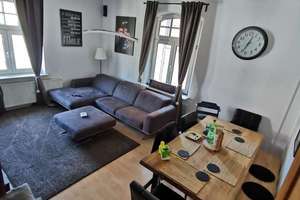 schöne 3-Zimmer-Altbau-Wohnung mit hohen Decken und Einbauküche | zentrumsnah