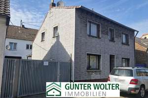 Doppelchance in Köln-Lövenich: Zwei Häuser, ein Grundstück – Wohnen, Vermieten & Erweitern!
