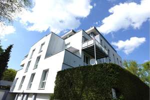 CHARMANTE 3-ZIMMER-WOHNUNG MIT LOGGIA UND STELLPLATZ