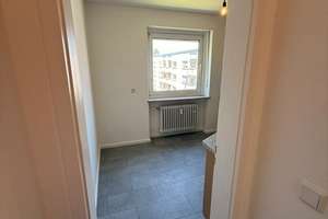 Frisch sanierte 3-Zimmer-Wohnung mit Balkon und Blick ins Grüne - ab 15.06.2026 verfügbar – Terofalstr. 39, 80689 Blumenau, München – Vorschaubild 13