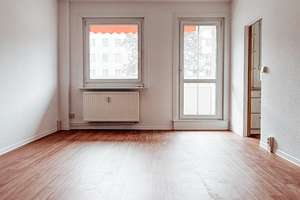 Frisch SANIERT! 3-Raum-Wohnung in Dresden – Robinienstraße 20, 1169 Gorbitz-Süd, Dresden – Vorschaubild 2