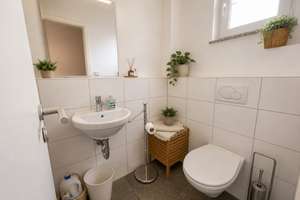 Wohnen mit Stil in Wiesbaden-Biebrich – moderne Doppelhaushälfte mit großzügigem Raumkonzept! – Die vollständige Adresse der Immobilie erhältst du vom Anbieter., 65203 Biebrich, Wiesbaden – Vorschaubild 8