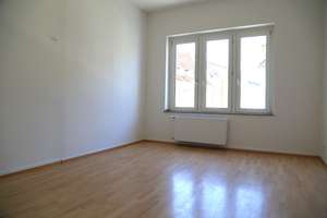 5-Zimmer Altbauwohnung in toller Lage