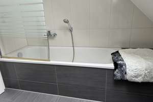 Möblierte helle  3-Zimmer Dachgeschosswohnung in Köln-Höhenhaus – Im Weidenbruch 93, 51061 Höhenhaus, Köln – Vorschaubild 6