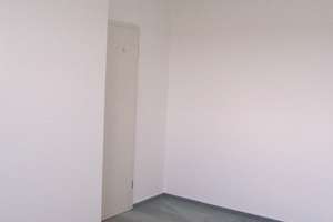 Lichtdurchflutete 2-Zimmer-Wohnung mit großem Balkon, Einbauküche und direktem U-Bahn-Anschluss – Züricher Str. 52, 90431 Großreuth bei Schweinau, Nürnberg – Vorschaubild 3