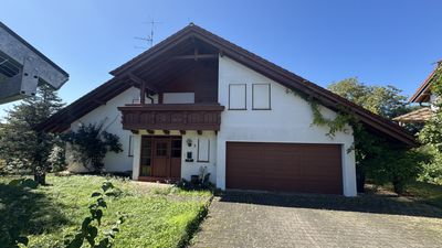 Wohnen & Wohlfühlen: Großzügiges Einfamilienhaus mit Einliegerwohnung