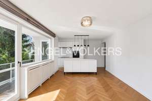 Stilvoll modernisierte 2-Zimmer-Wohnung mit Südwest-Balkon & Garage nahe dem  Mexikoplatz – Die vollständige Adresse der Immobilie erhältst du vom Anbieter., 14163 Zehlendorf, Berlin – Vorschaubild 1