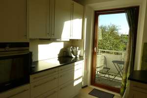 Helle 3,5-Zi.-Altbauwohnung mit Balkon, Kaminofen & unverbaubarem Weitblick in Sendling – Holsteiner Str. -, 81377 Am Waldfriedhof, München – Vorschaubild 9