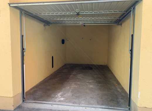 Einzelgarage mit elektrischem Toröffner in Sendling