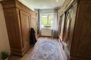 Charmante 3-Zimmer-Wohnung mit Balkon und zwei Stellplätzen in gepflegtem 6-Parteien-Haus – Die vollständige Adresse der Immobilie erhältst du vom Anbieter., 63834 Sulzbach am Main – Vorschaubild 2
