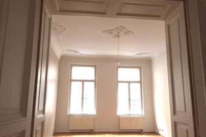 Schöne, helle Altbauwohnung mit EBK und Balkon im Waldstraßenviertel