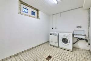 ONLY 10 MINUTES TO CLAY! Approx. 150 m² townhouse with 5-room, 4-bed, garden + garage *Pets allowed* – Die vollständige Adresse der Immobilie erhältst du vom Anbieter., 55246 Mainz-Kostheim, Wiesbaden – Vorschaubild 21