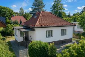 Ihr kleiner Bungalow mit Erneuerungspotenzial im beliebten Konradshöhe – Ein Haustraum für 2 – Die vollständige Adresse der Immobilie erhältst du vom Anbieter., 13505 Konradshöhe, Berlin – Vorschaubild 3
