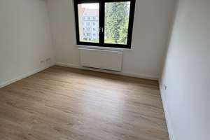 Renditestarke Zwei-Zimmerwohnung Köln-Ehrenfeld mit Garage zu verkaufen – Overbeckstraße 23-25, 50823 Neuehrenfeld, Köln – Vorschaubild 3