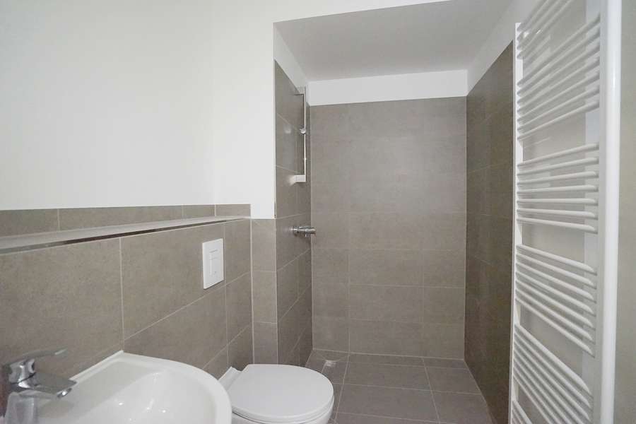 Modernes Wohnen im Neubau: 2-Zimmer mit Balkon, EBK & Top-Lage im Zentrum-Ost - Photo 5