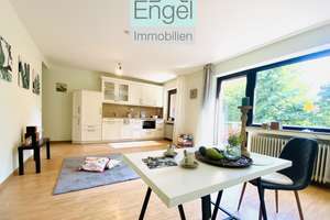 Gemütliche freie Wohnung mit 2 Balkonen und Einbauküche