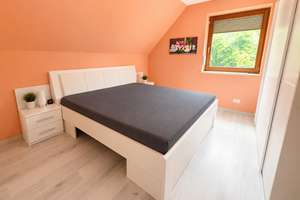 Familienfreundliches Einfamilienhaus in ruhiger Hinterbebauung – viel Platz, großer Garten und Ausba – Die vollständige Adresse der Immobilie erhältst du vom Anbieter., 28777 Farge, Bremen – Vorschaubild 8