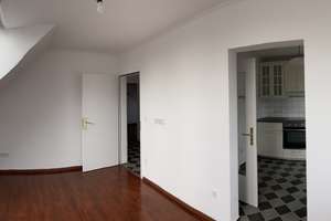 Helle 3-Zimmer DG-Wohnung in 85055 Ingolstadt Nord-Ost – Die vollständige Adresse der Immobilie erhältst du vom Anbieter., 85055 Nordost, Ingolstadt – Vorschaubild 5
