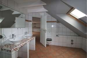 *2 Zimmer mit Balkon im Dachgeschoss* in Duisburg-Homberg, Moerser Str. – Die vollständige Adresse der Immobilie erhältst du vom Anbieter., 47198 Alt-Homberg, Duisburg – Vorschaubild 12