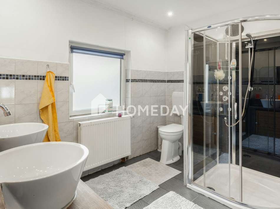 1. OG Badezimmer 1
