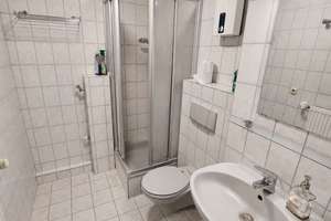Stilvolle, möblierte 1,5-Zimmer-Wohnung mit sonnigem Balkon – bezugsfrei im Oktober – Bäckergasse 7, 86150 Lechviertel, östl. Ulrichsviertel, Augsburg – Vorschaubild 6