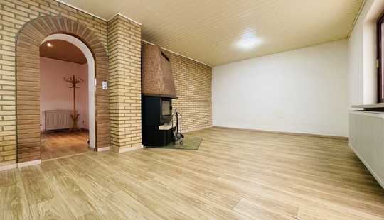 Bild von Gemütliches Reihenhaus mit Kamin und Garage zum verlieben und individuell gestalten