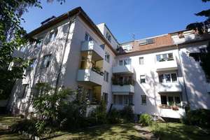 Hauptstadtmakler-Bezugsfreie modernisierte Dachgeschosswohnung mit Stellplatz in Top-Lage – Die vollständige Adresse der Immobilie erhältst du vom Anbieter., 12247 Lankwitz, Berlin – Vorschaubild 1