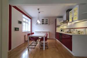 Moderne 2-Zimmerwohnung in denkmalgeschützten Wänden