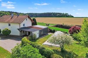Traumhaftes Familienhaus mit Pool und großem Garten – Willkommen zu Hause – Die vollständige Adresse der Immobilie erhältst du vom Anbieter., 84326 Falkenberg – Vorschaubild 12